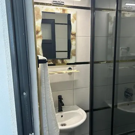 Mavi Yesil Cafe Restaurant Ve Konaklama